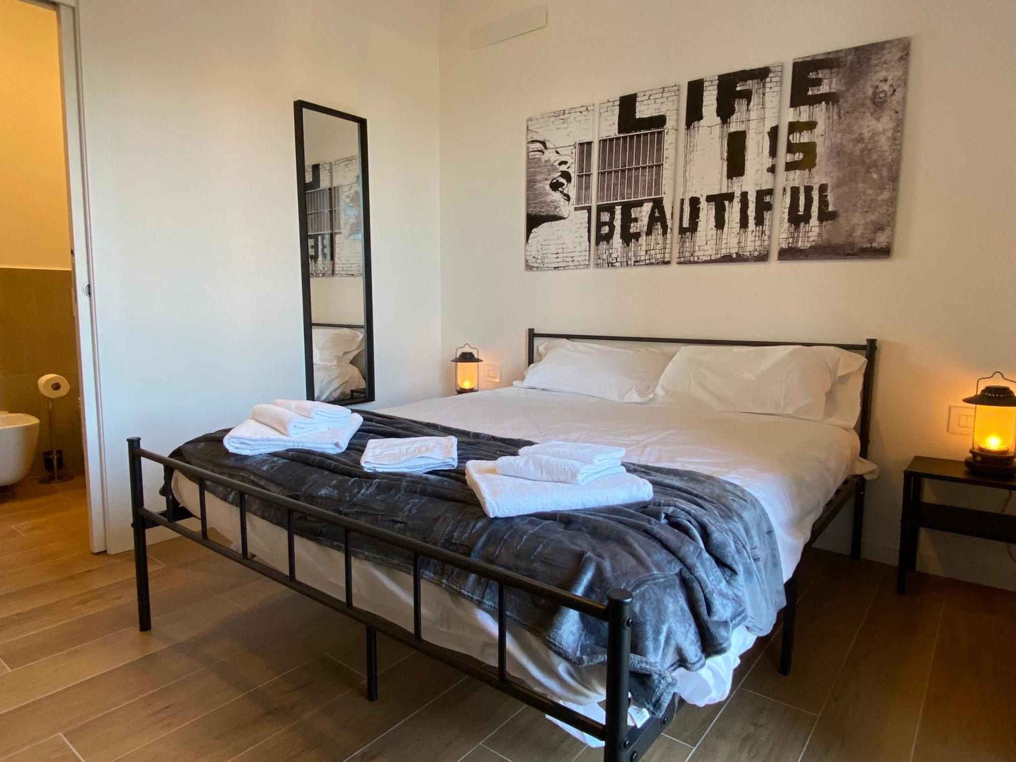 Avantgard Rooms Red Carpet Bologne Extérieur photo