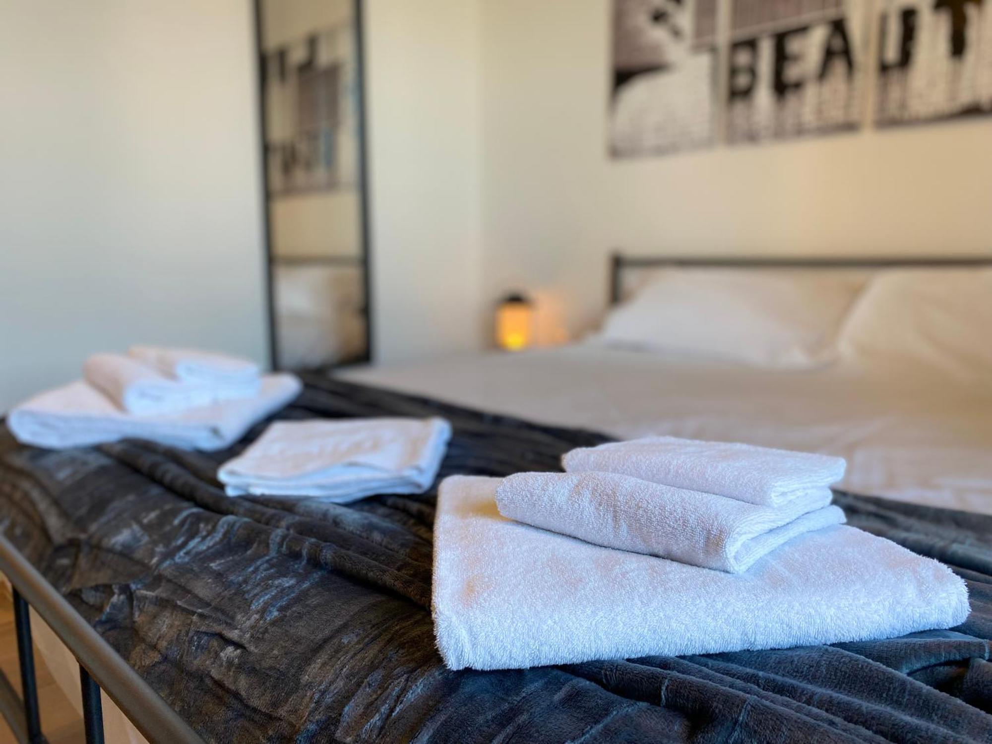 Avantgard Rooms Red Carpet Bologne Extérieur photo